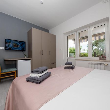 Apartments Vesela Banjol 客房 照片