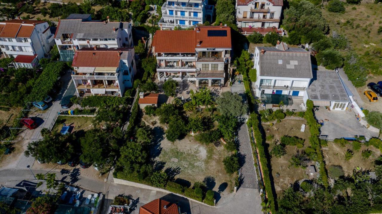 Apartments Vesela Banjol 外观 照片