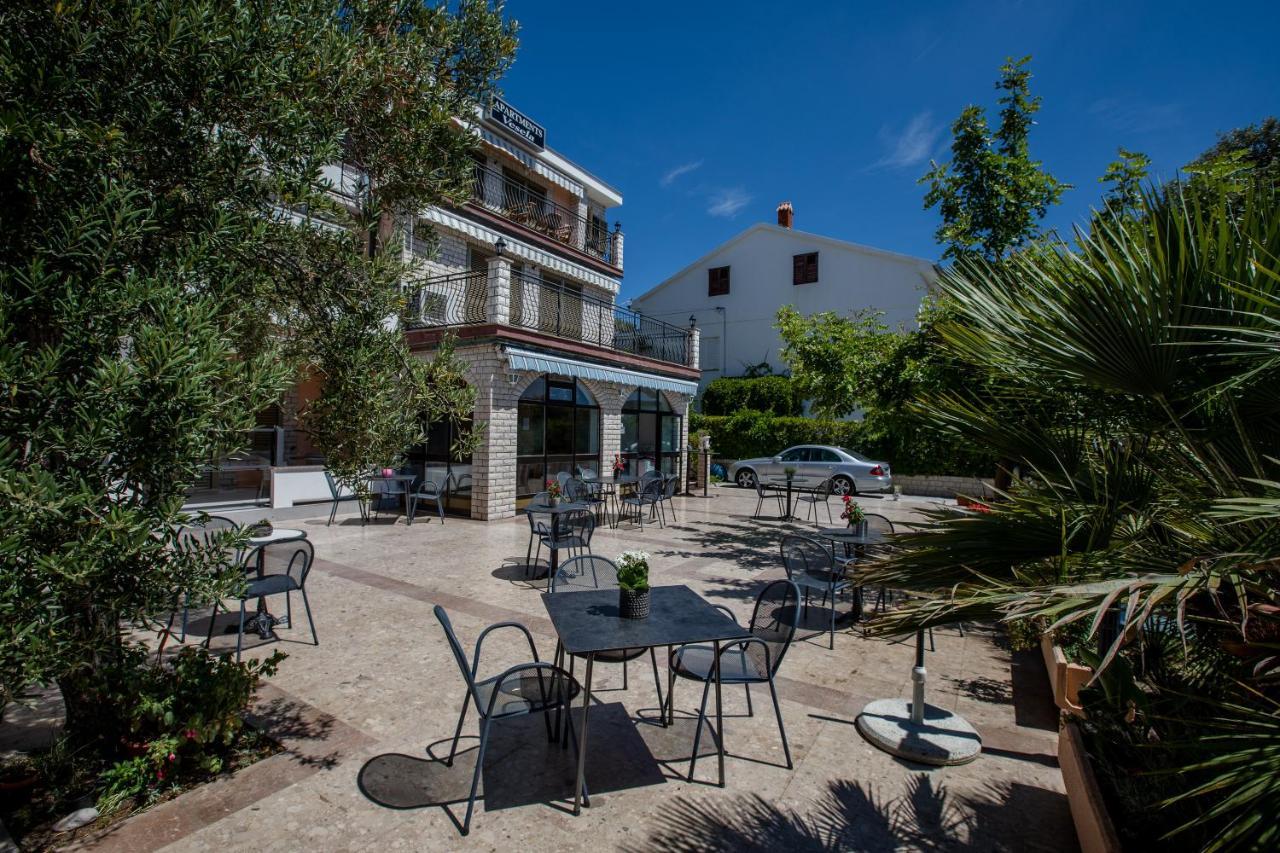 Apartments Vesela Banjol 外观 照片