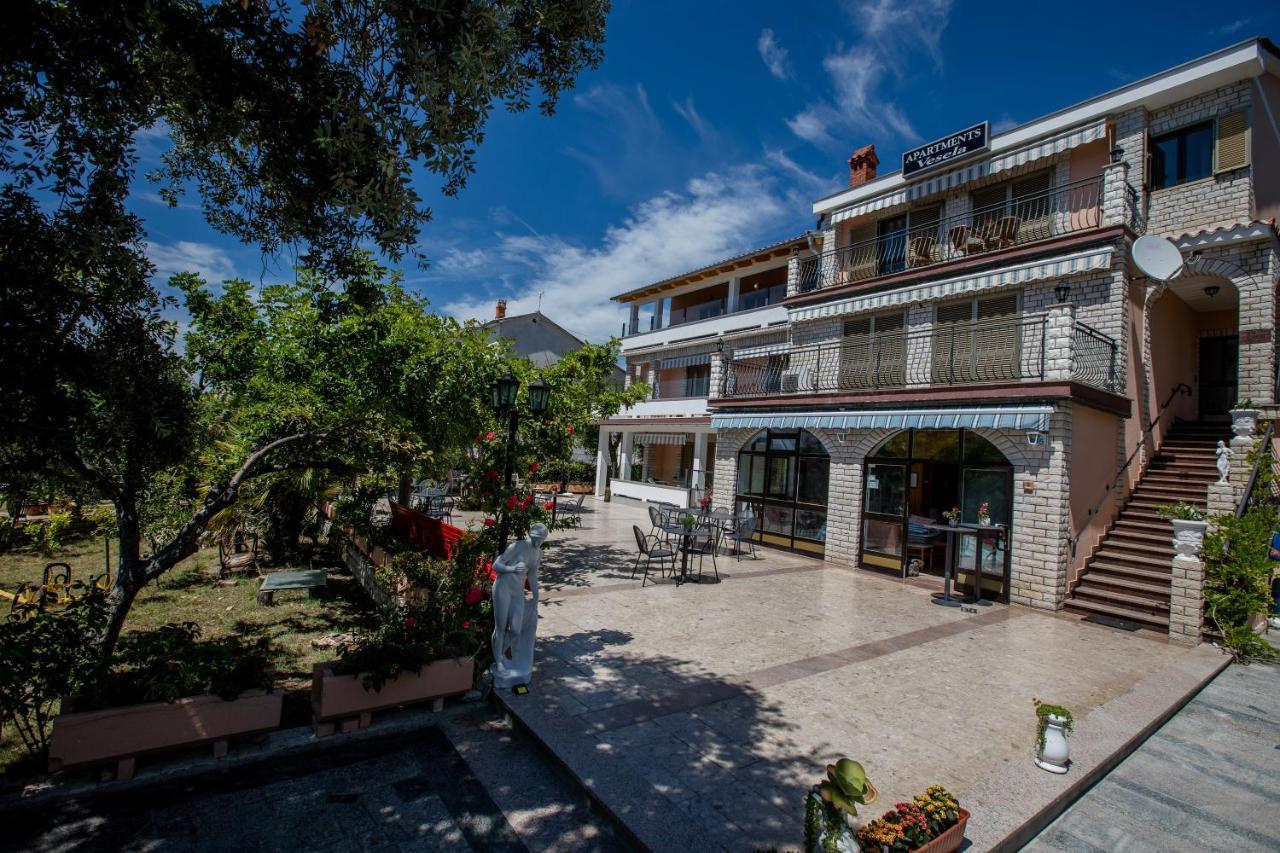 Apartments Vesela Banjol 外观 照片