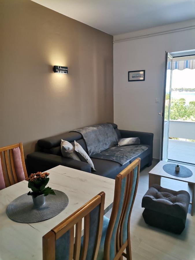 Apartments Vesela Banjol 外观 照片