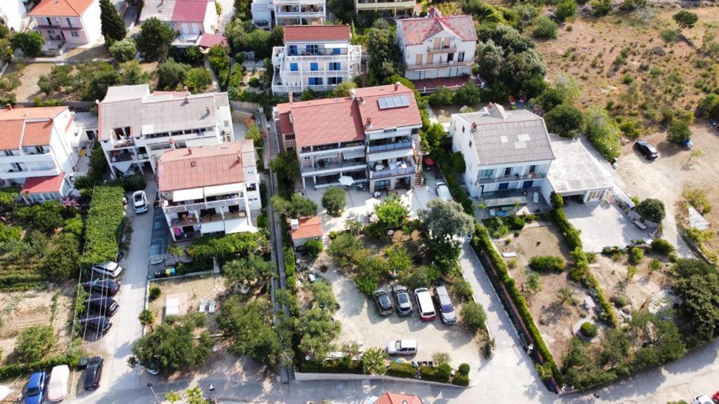 Apartments Vesela Banjol 外观 照片